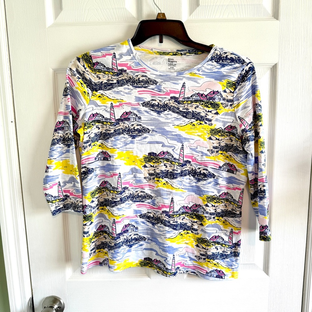 Kim Rogers Size Petite/Medium Long Sleeve Light castle Beach Print T-Shirt